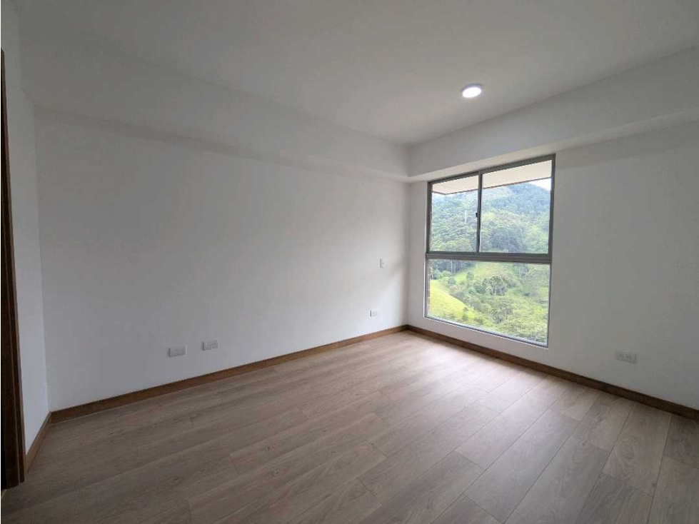 SEMINUEVO EN SABANETA ZONA PLANA — foto 6