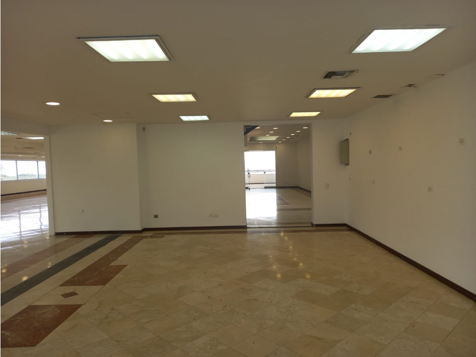 ALQUILER OFICINAS MENGA, CALI.