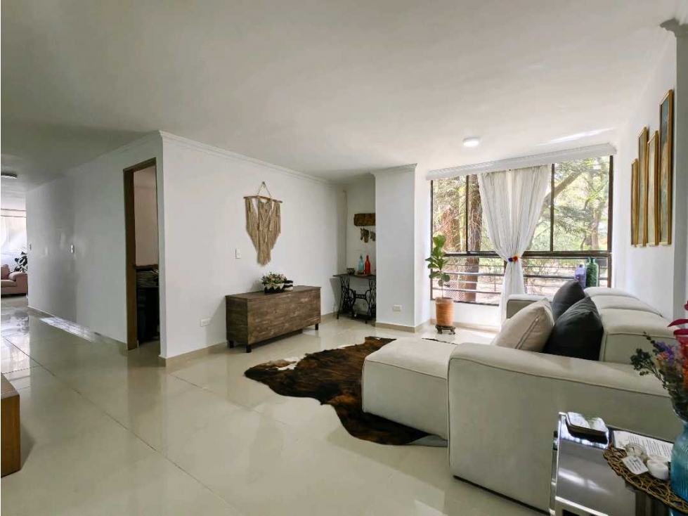 Apartamento Clásico Remodelado con Vista a Parque en Conquistadores — foto 3