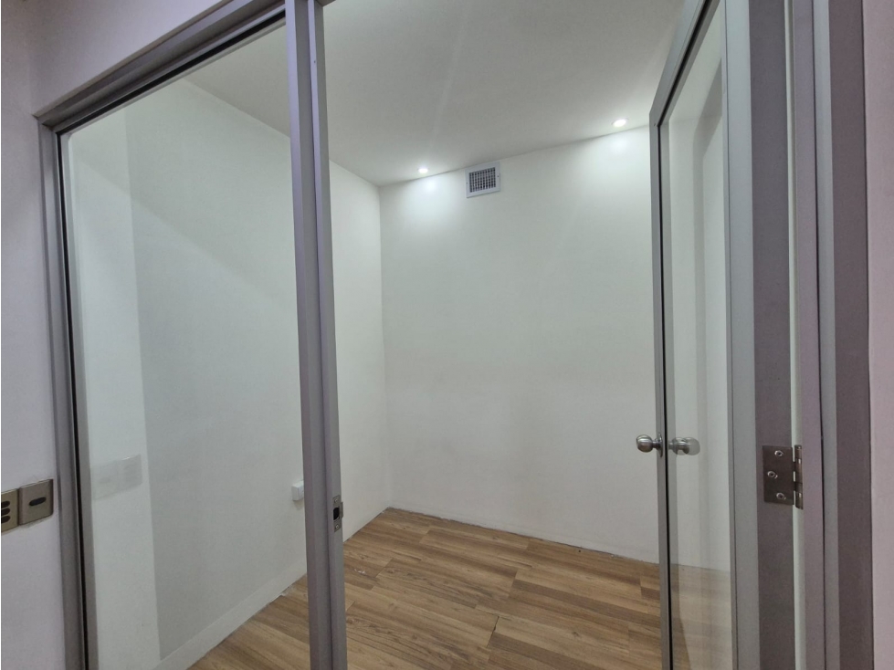 ALQUILER OFICINA SAN VICENTE, CALI. — foto 4