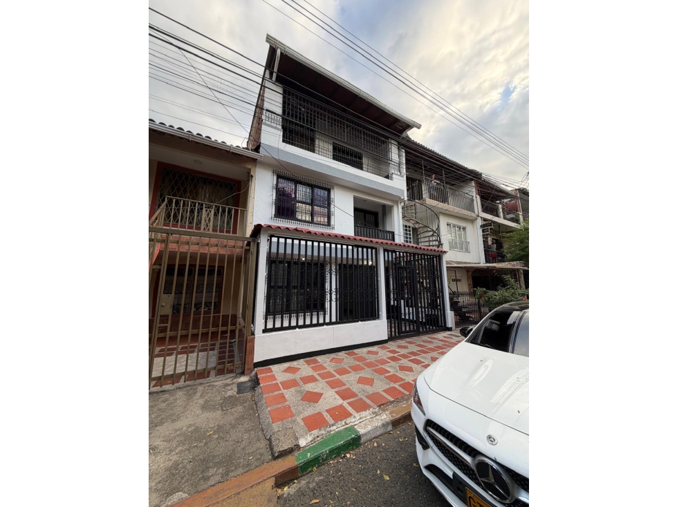 VENDO CASA UNF. DE 3 PISOS B/. DEPARTAMENTAL(FG)W:10335110