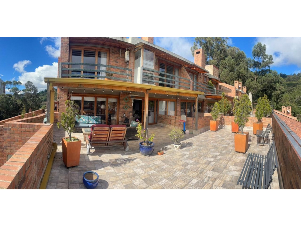 Venta Casa Bosque de pinos terraza