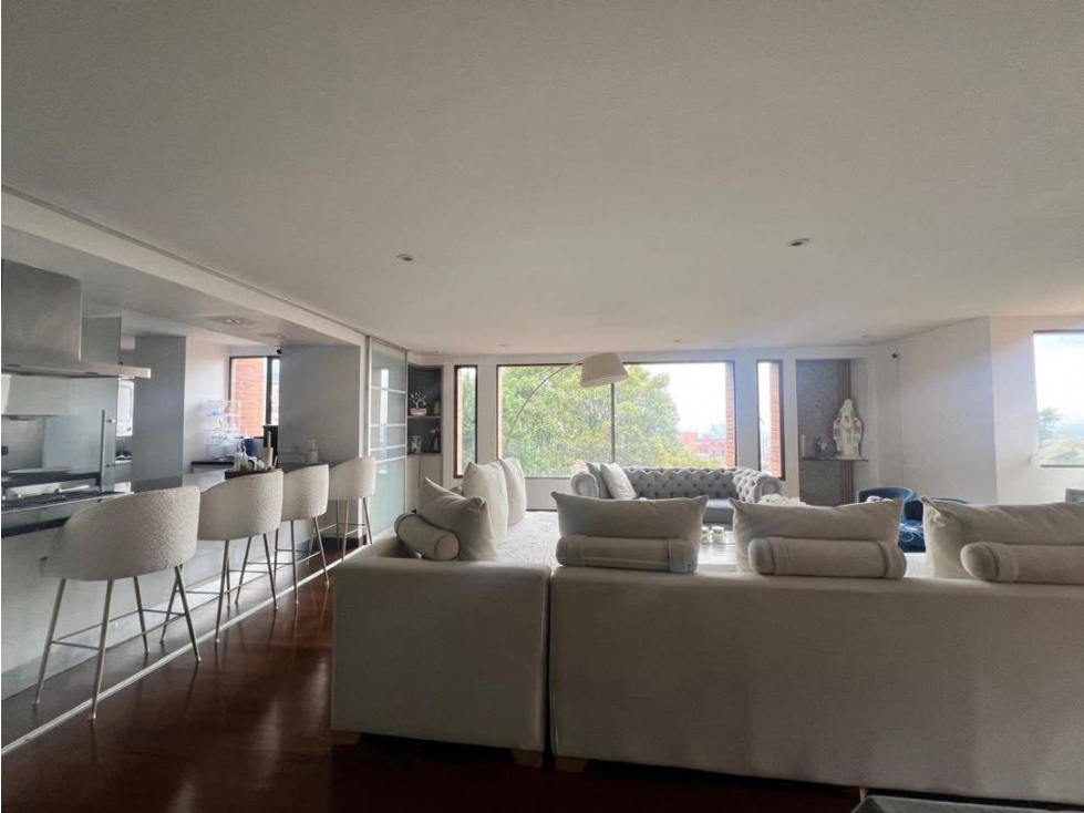 Arriendo Rosales buena luz calle cerrada