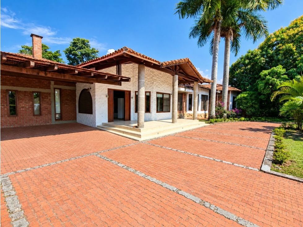 VENDO ESPECTACULAR CASA EN LAS MERCEDES JAMUNDI (D.M) CW:10404404