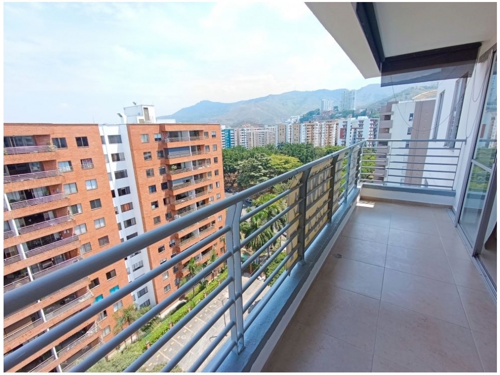 FLORA APARTAMENTO EN U. R PARQUE DE LA FLORA NORTE DE CALI