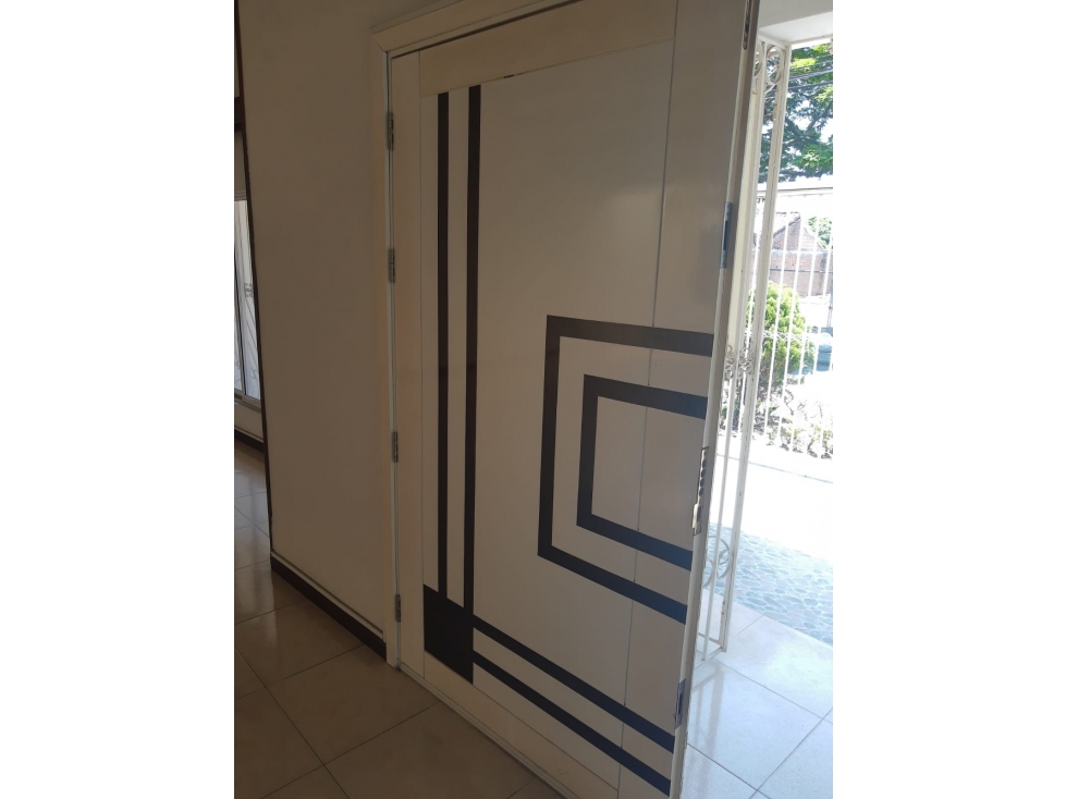 EN LA FLORA , EXTRAORDINARIA CASA PRECIO DE OPORTUNIDAD NORTE DE CALI — foto 6