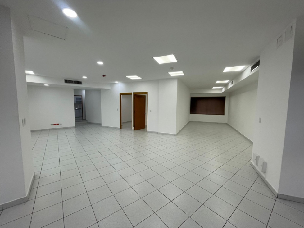 LOCAL EN EL CENTRO DE CALI DE LUJO Y EL MEJOR 200 M2. — foto 4