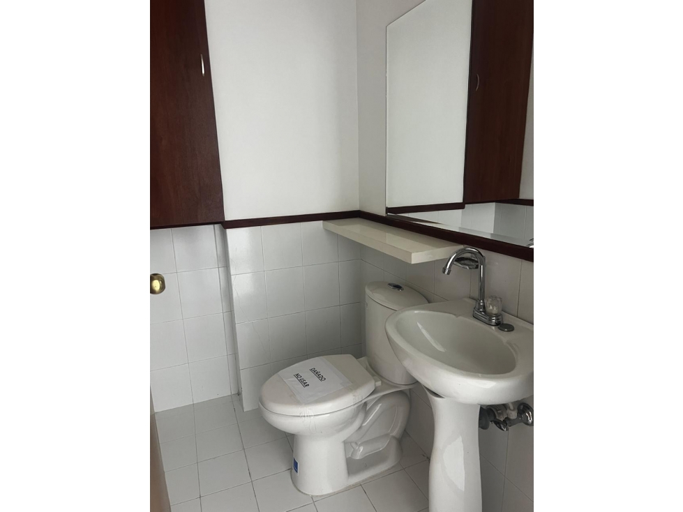 VENTA OFICINA EN LA MILLA DE ORO, EL POBLADO, MEDELLIN - 1