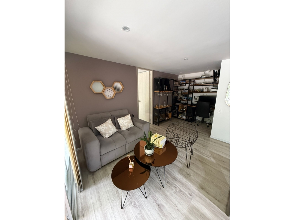 VENTA APARTAMENTO EN EL POBLADO EDIFICIO PUENTE MADERO