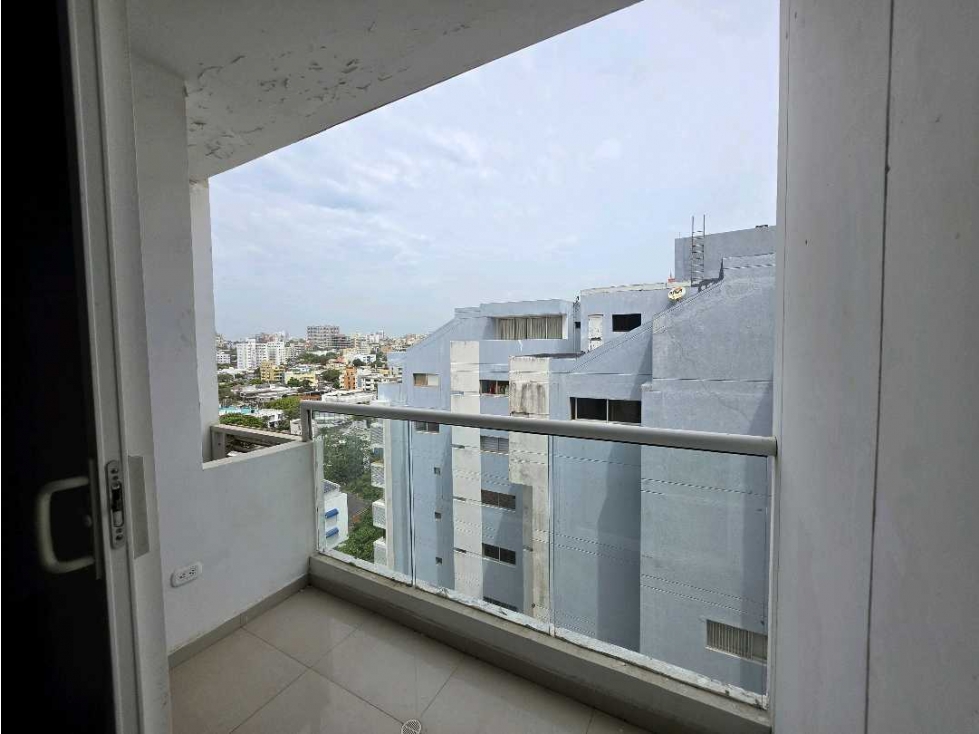 Alto Prado Barranquilla Apartaestudio iluminado Piso 11 Vista Balcon — foto 2