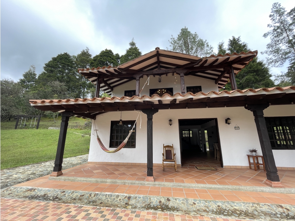 CASA FINCA EN VENTA, GUARNE, VEREDA BRIZUELA, ANTIOQUIA — foto 2