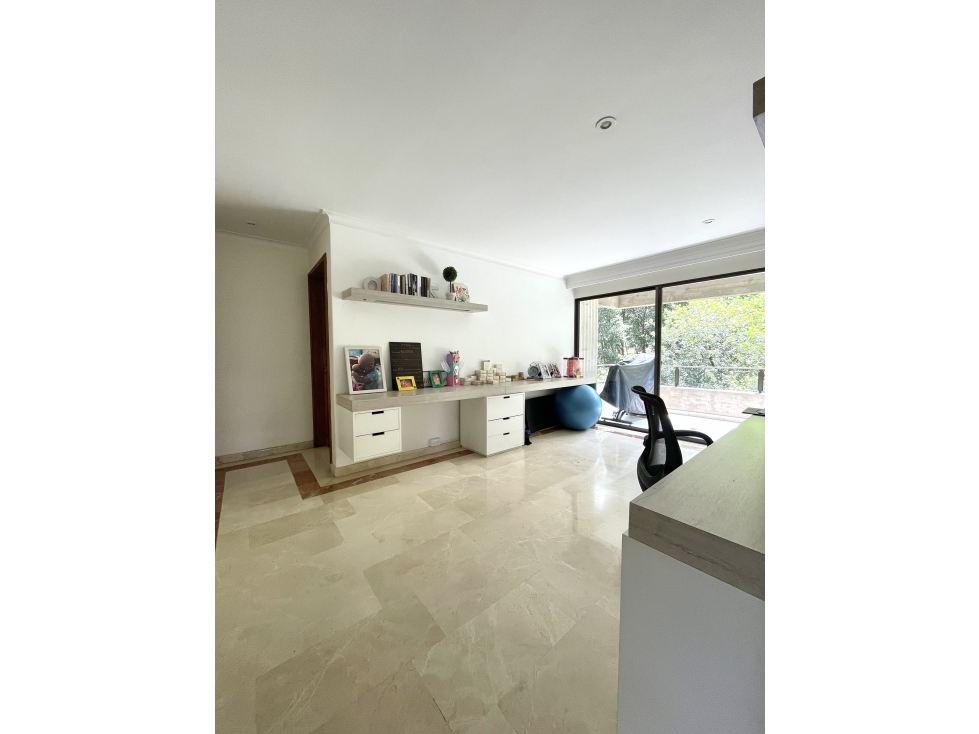 APARTAMENTO POBLADO, EL TESORO, EN VENTA, VISTA A VERDE, CALLE CERRADA — foto 4
