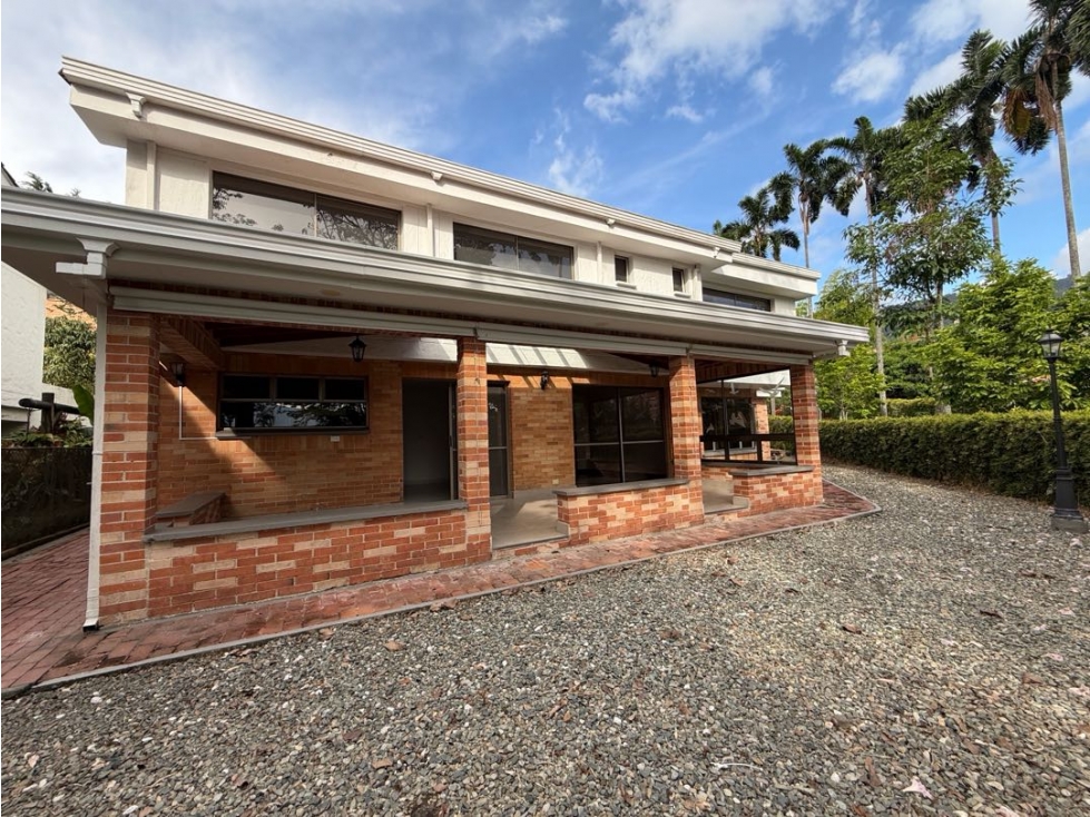 CASA NO ADOSADA, DE 2 NIVELES, LOMA DE BENEDICTINOS, ENVIGADO — foto 2