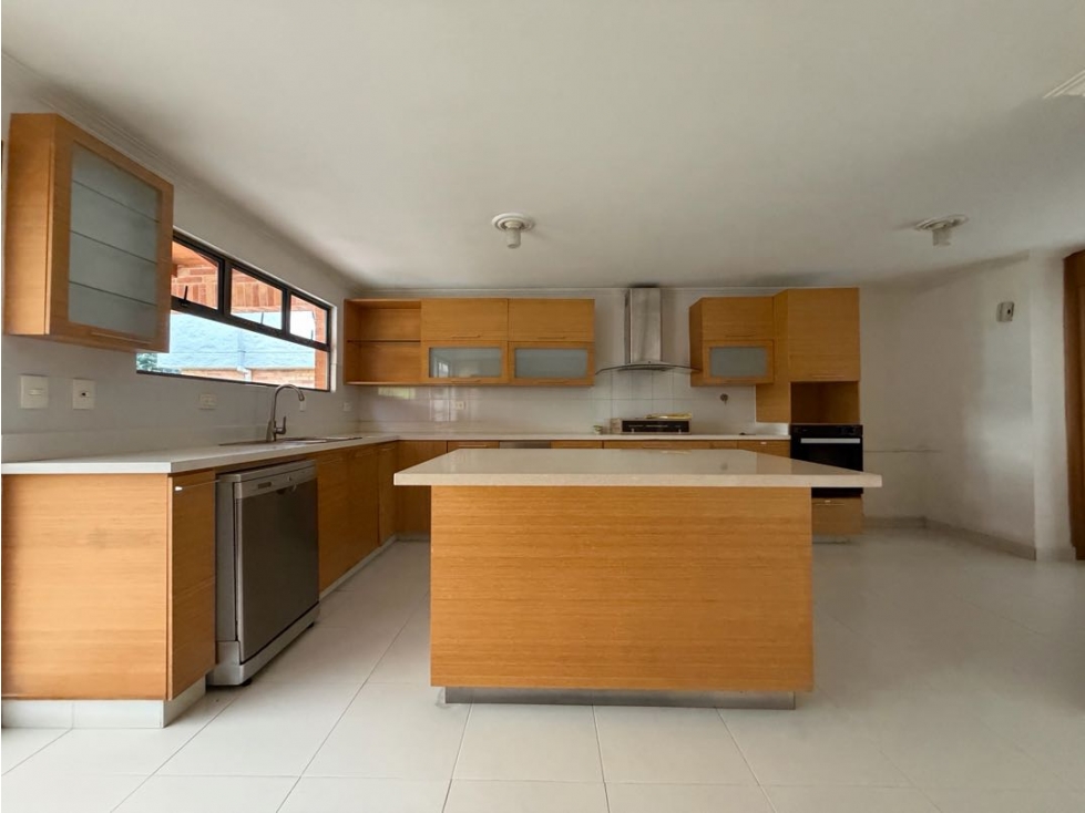 CASA NO ADOSADA, DE 2 NIVELES, LOMA DE BENEDICTINOS, ENVIGADO — foto 6