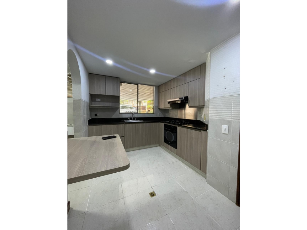 CASA DE 2 NIVELES PARA LA VENTA, ENVIGADO, LOMA DE BENEDICTINOS — foto 3