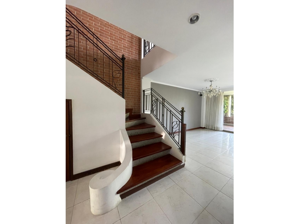 CASA DE 2 NIVELES PARA LA VENTA, ENVIGADO, LOMA DE BENEDICTINOS — foto 4