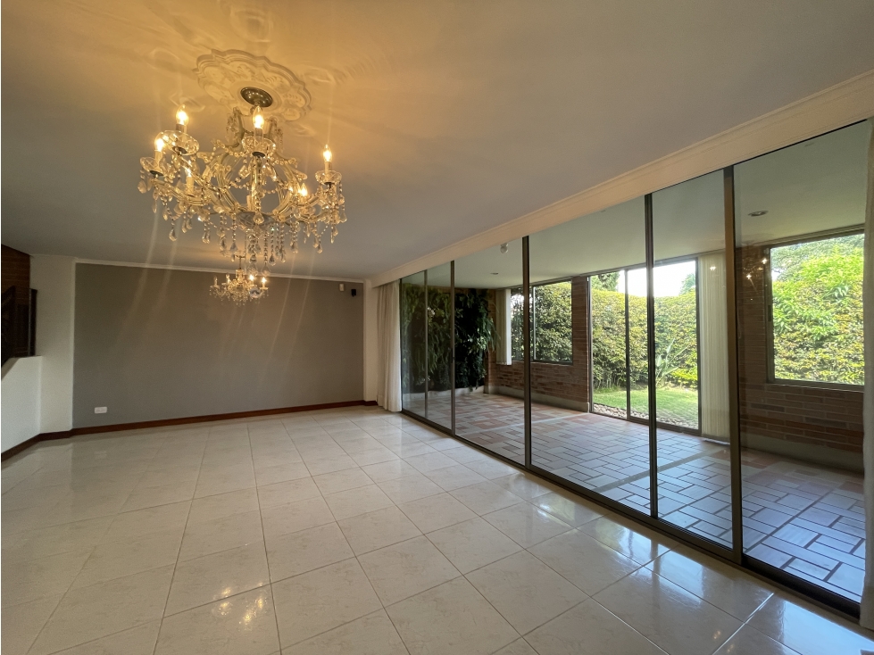 CASA DE 2 NIVELES PARA LA VENTA, ENVIGADO, LOMA DE BENEDICTINOS — foto 5