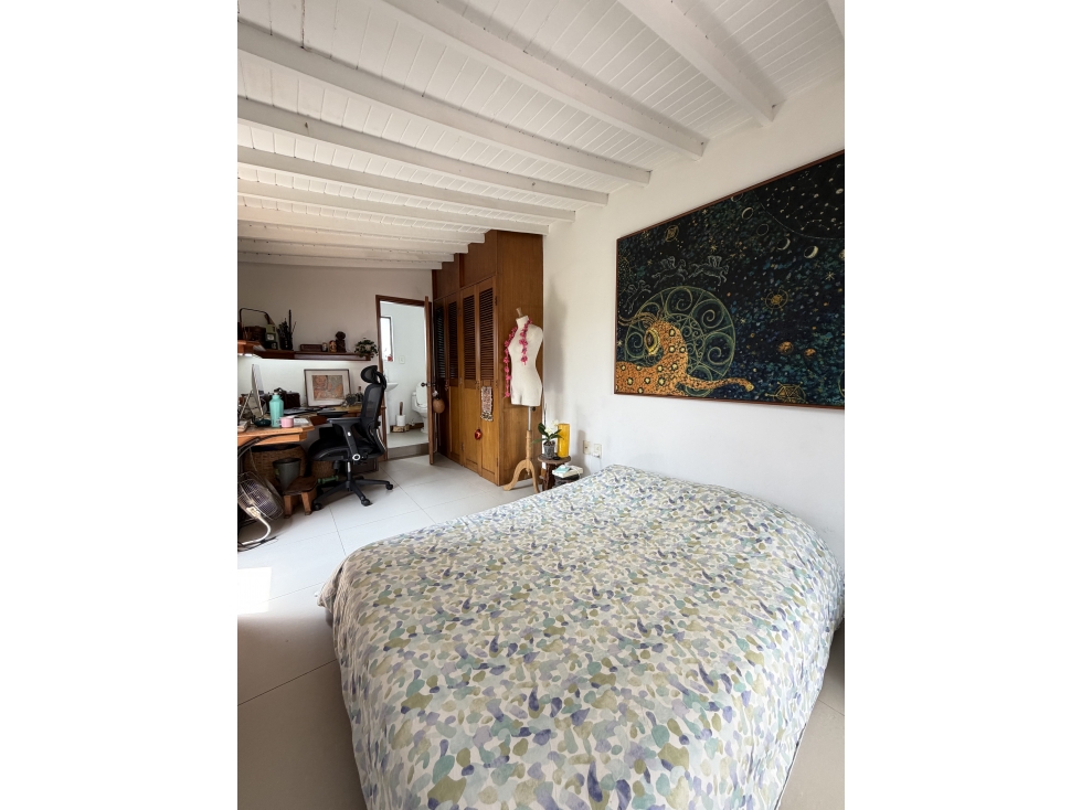 CASA DE 2 NIVELES CON MANZARDA EN ENVIGADO, LOMA DE LAS BRUJAS — foto 2