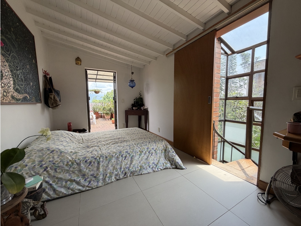 CASA DE 2 NIVELES CON MANZARDA EN ENVIGADO, LOMA DE LAS BRUJAS — foto 4