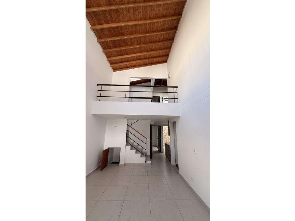 VENDO HERMOSA CASA EN LA CEJA