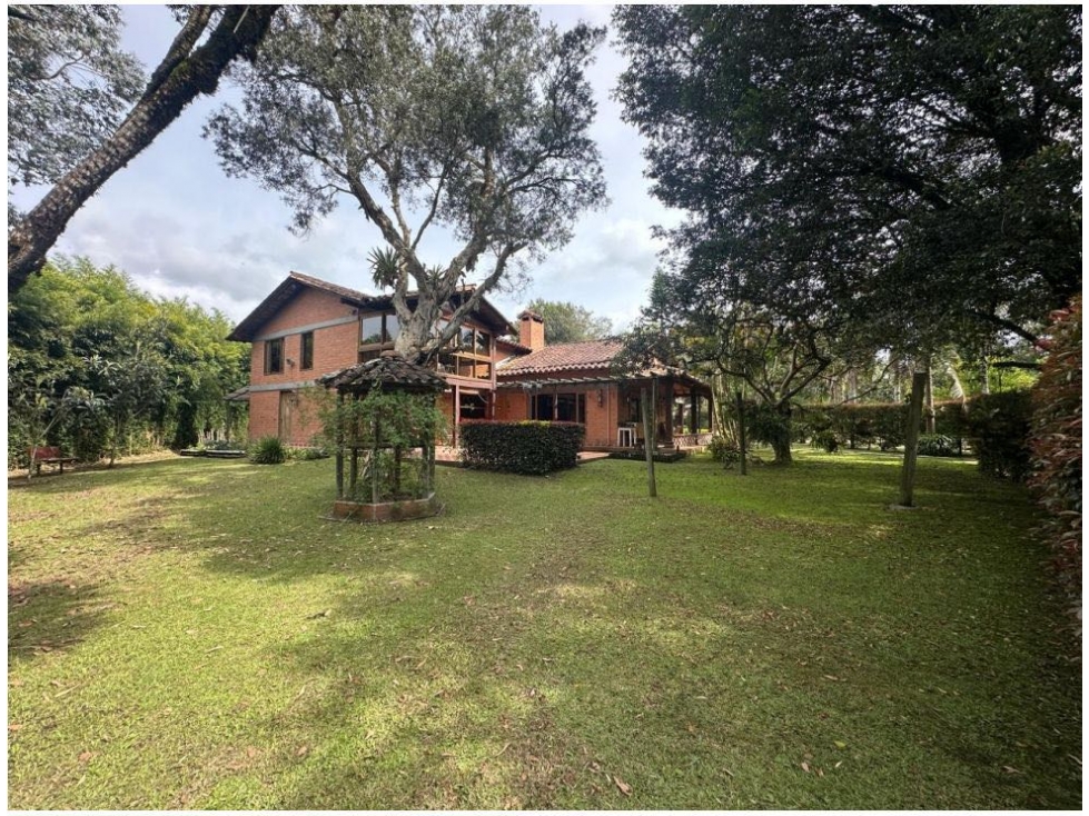 VENTA DE CASA FINCA EN LLANO GRANDE CABECERAS
