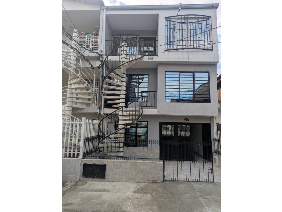 Venta Casa Trifamiliar barrio 12 octubre - YP 7205166