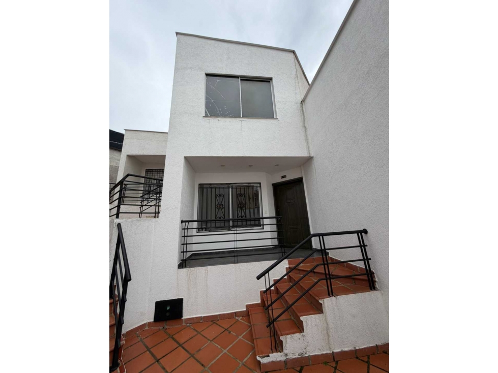SE VENDE O PERMUTA CASA EN CHIPICHAPE XU10316416