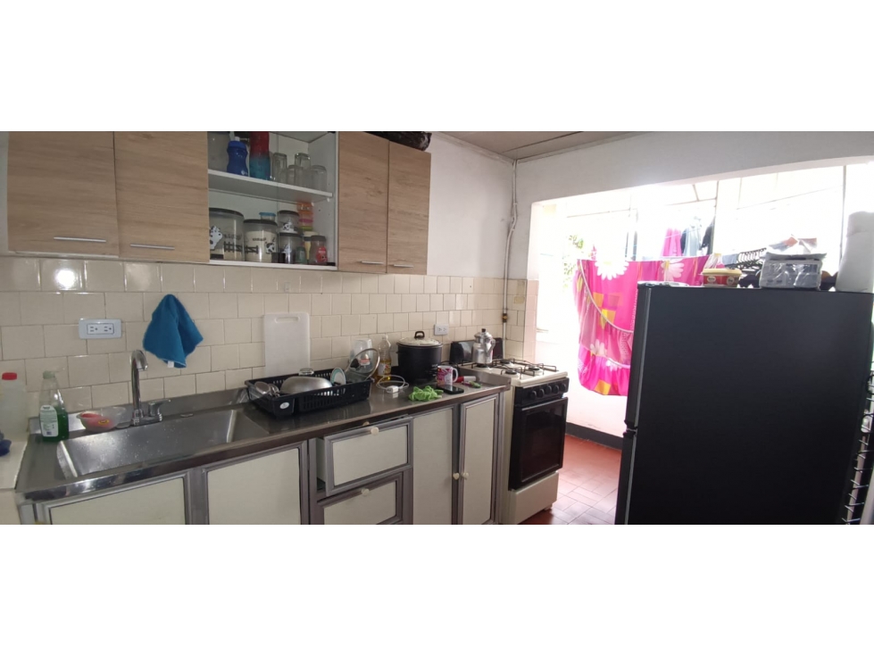 VENTA DE CASA MULTIFAMILIAR CON LOCAL BARRIO BRETAÑA-YY-10359409 — foto 2