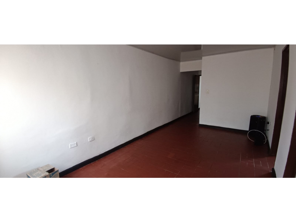 VENTA DE CASA MULTIFAMILIAR CON LOCAL BARRIO BRETAÑA-YY-10359409 — foto 3