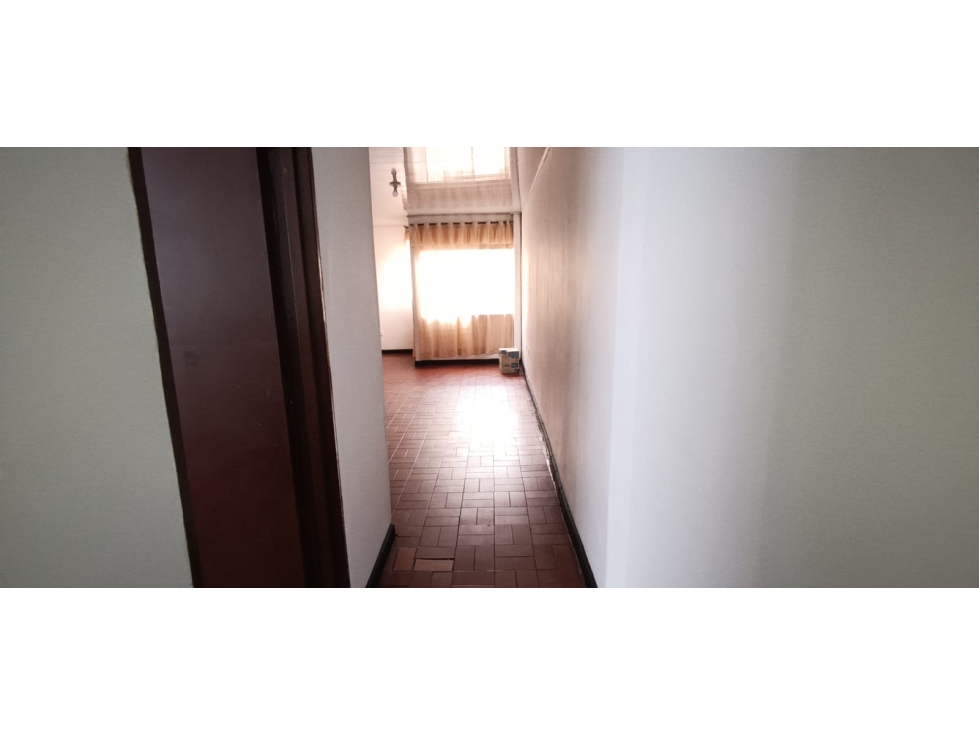 VENTA DE CASA MULTIFAMILIAR CON LOCAL BARRIO BRETAÑA-YY-10359409 — foto 6