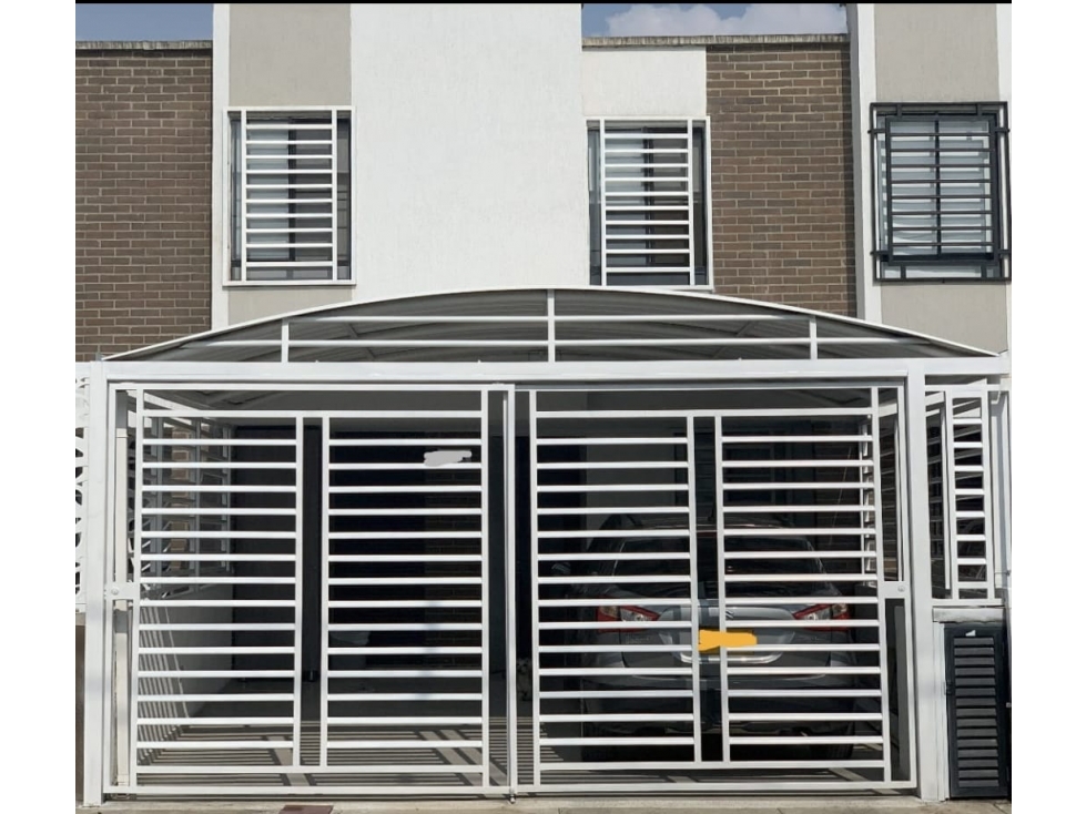 VENDO CASA EXTERNA EN ALFAGUARA CS9322432