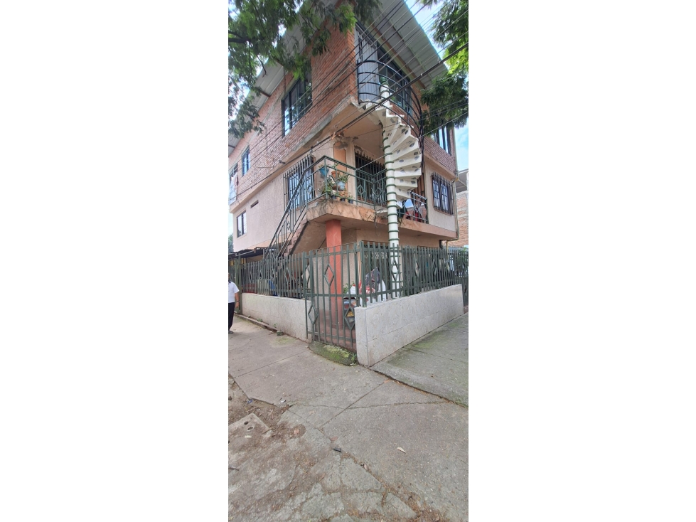 VENTA CASA ESQUINERA LARES COMFENALCO -YP- 9156029