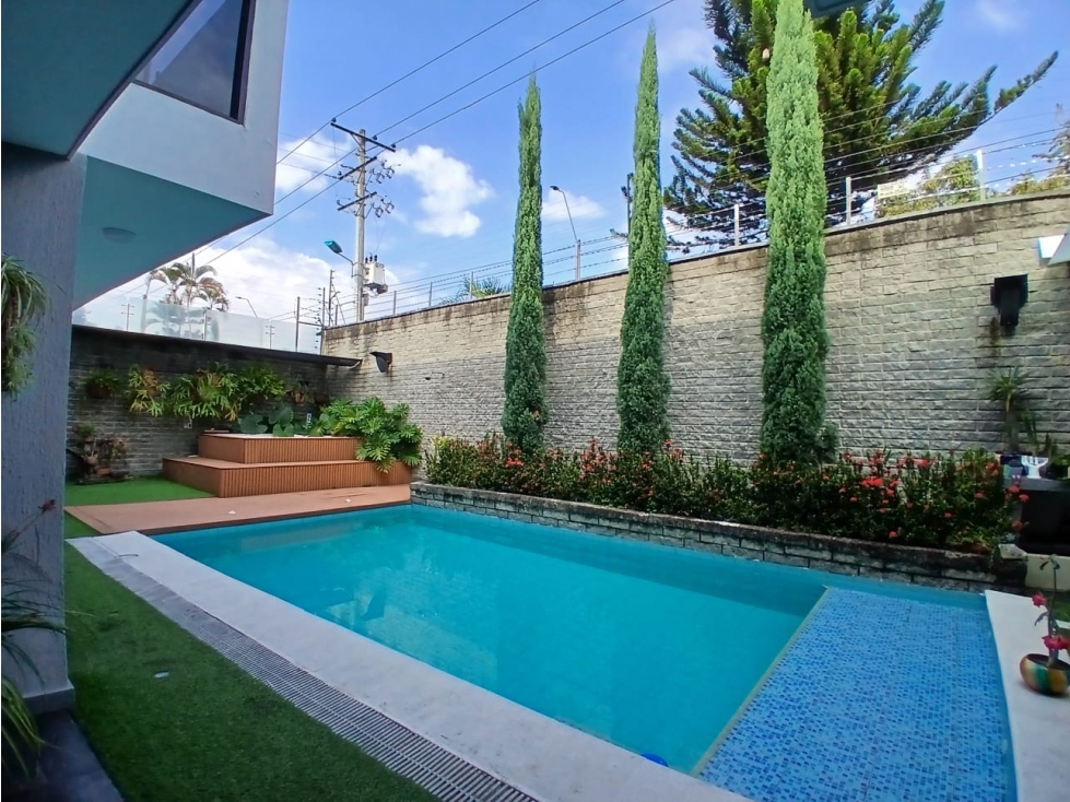 Se Vende Casa Externa 2 pisos-Piscina - Barrio San Joaquin -YP 9949627