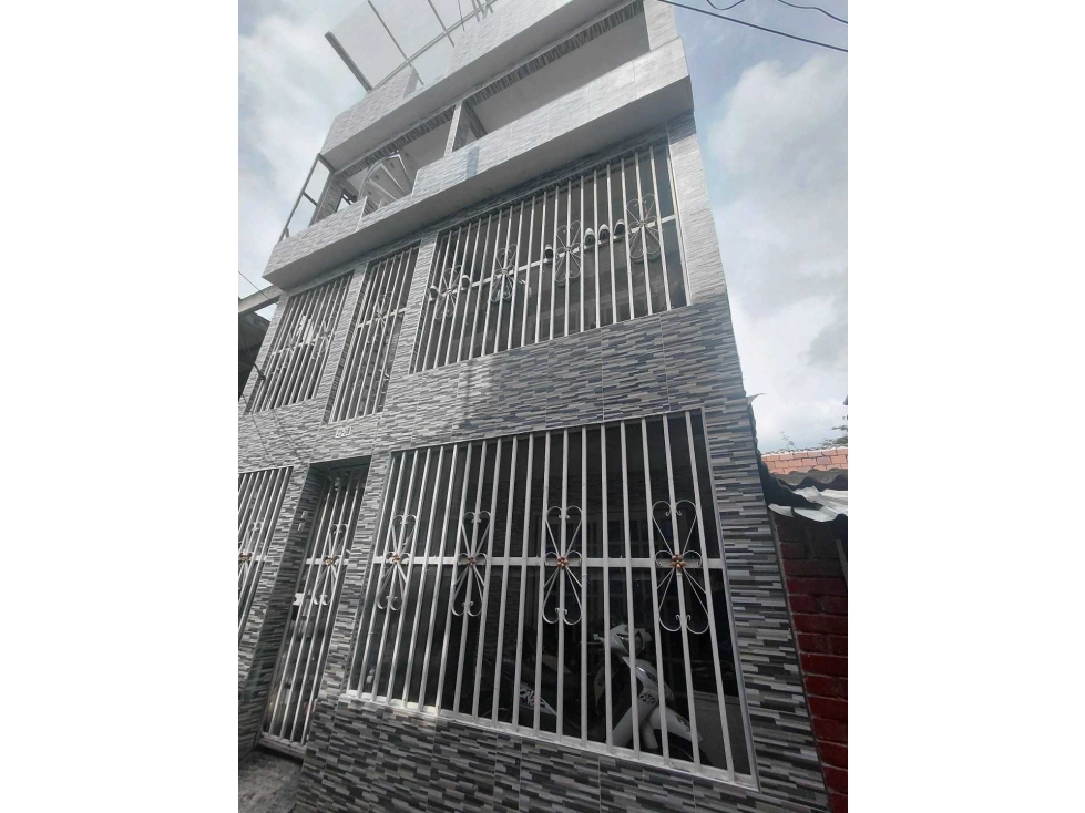 Se vende casa de 4 pisos en.Valle grande, Cali Rentables LL9807768