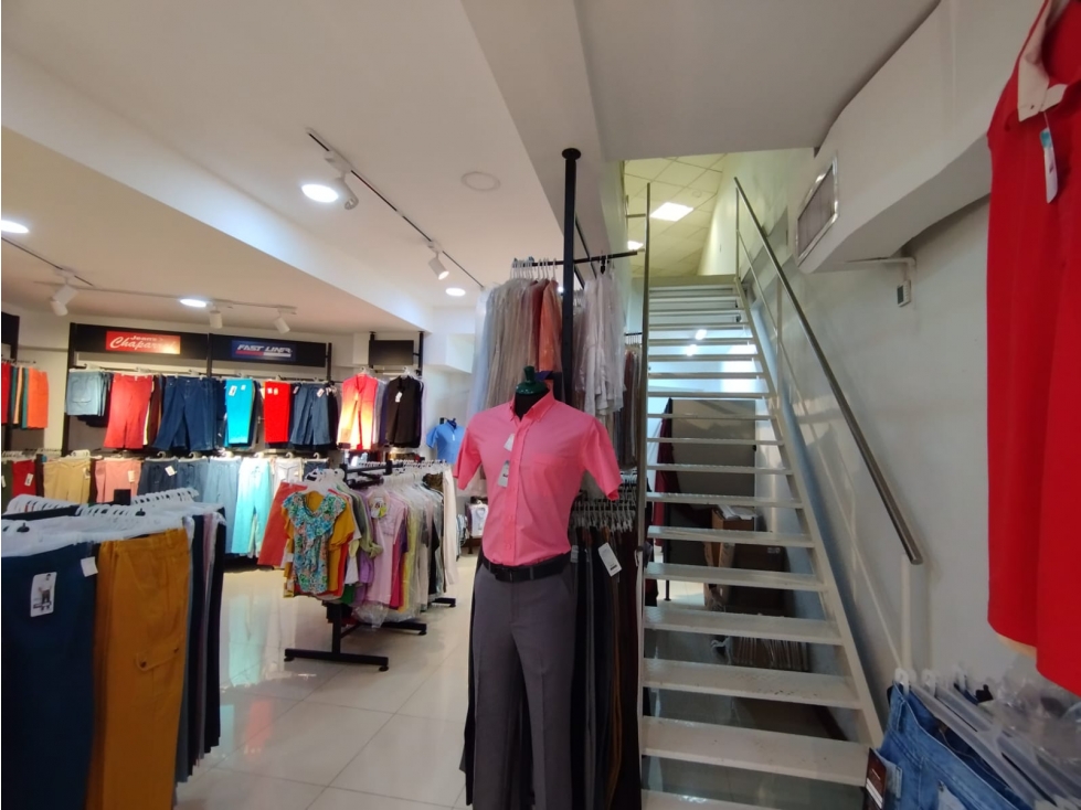 SE VENDE LOCAL COMERCIAL EN COSMOCENTRO - YP - 6439992 - 5