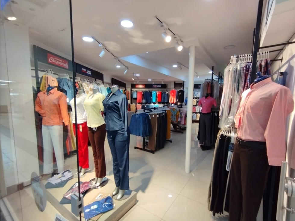 SE VENDE LOCAL COMERCIAL EN COSMOCENTRO - YP - 6439992 - 3