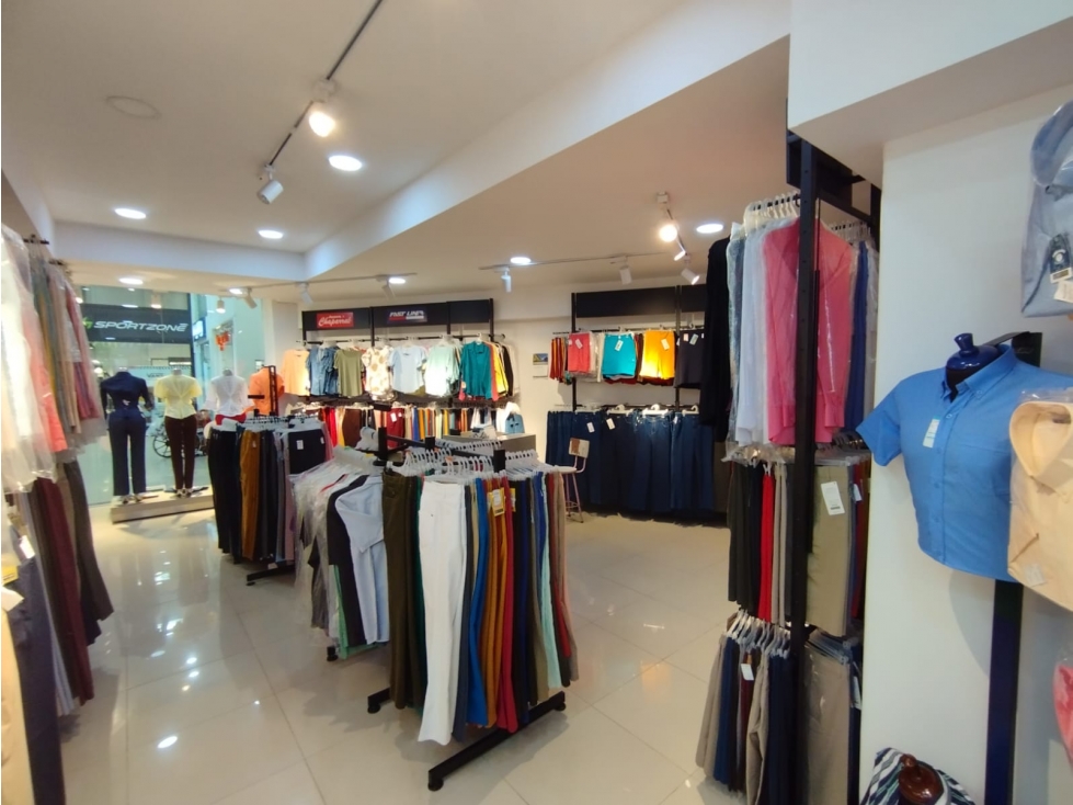 SE VENDE LOCAL COMERCIAL EN COSMOCENTRO - YP - 6439992 - 4