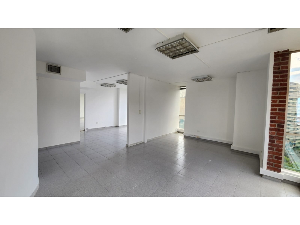 Oficina en venta de 136 m² Núcleo Profesional CALI DM10192504 - 5