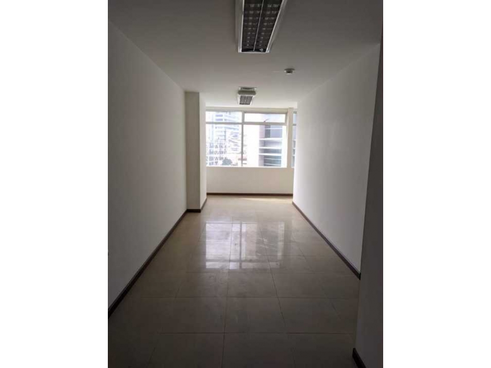 VENDO EXCELENTE OFICINA EN CENTRO COMERCIAL CHIPICHAPE CS 7308418 - 3