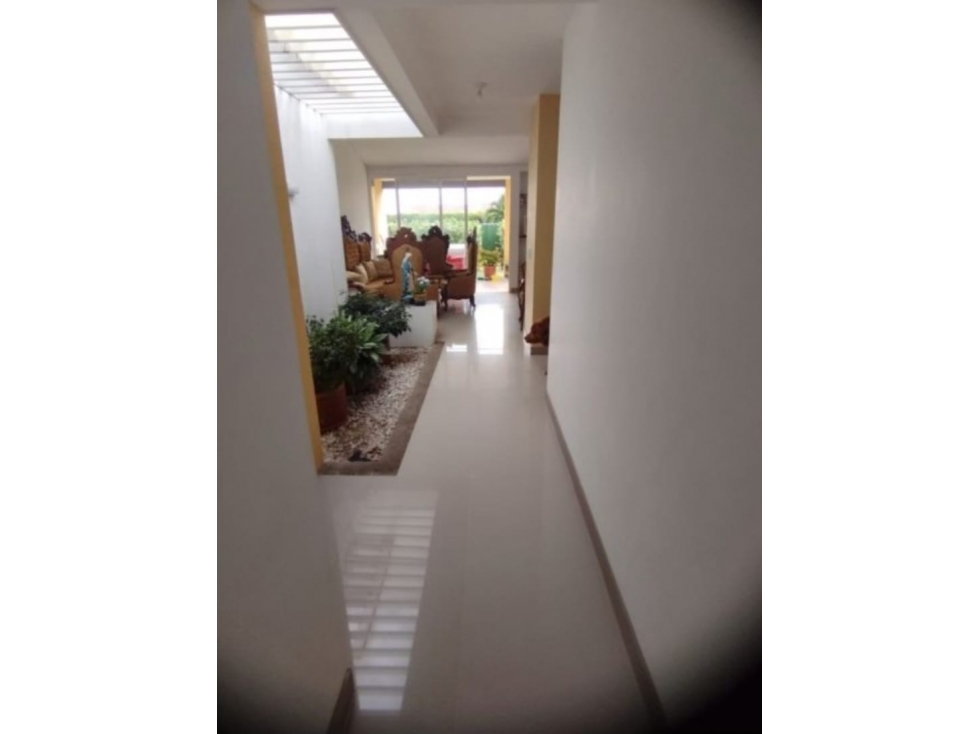 VENDO CASA EN AZUCENAS DEL CASTILLO, JAMUNDI C-S — foto 2