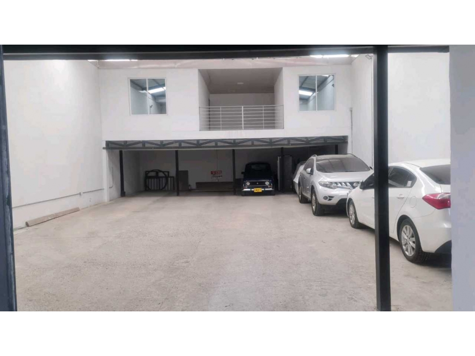SE VENDE BODEGA AVENIDA VASQUEZ COBO XU 10020884 - 2