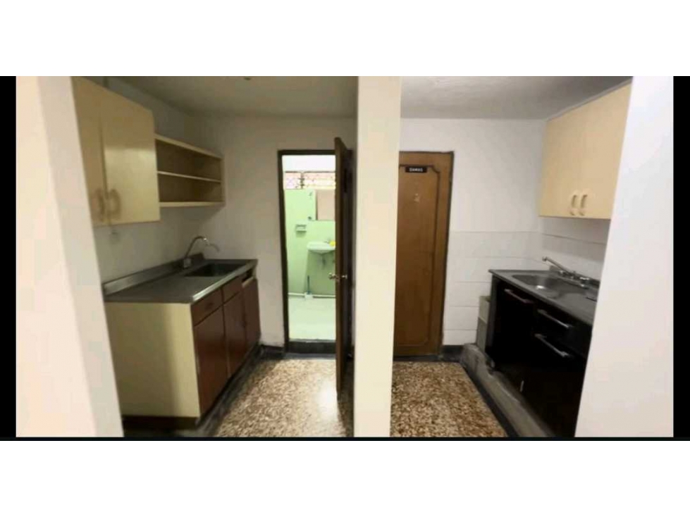VENTA LOCAL PISO 1 CON SOTANO AVENIDA PASO ANCHO LL9933081 — foto 5