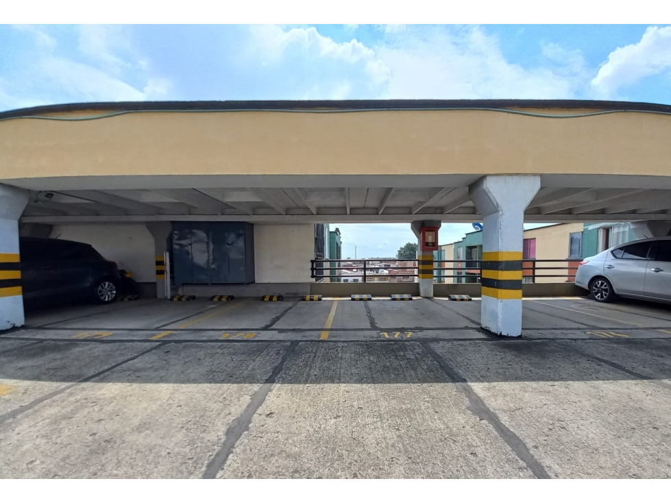 VENTA DE APARTAMENTO SUR DE CALI, PRIMER PISO, -YY-9910435. — foto 2