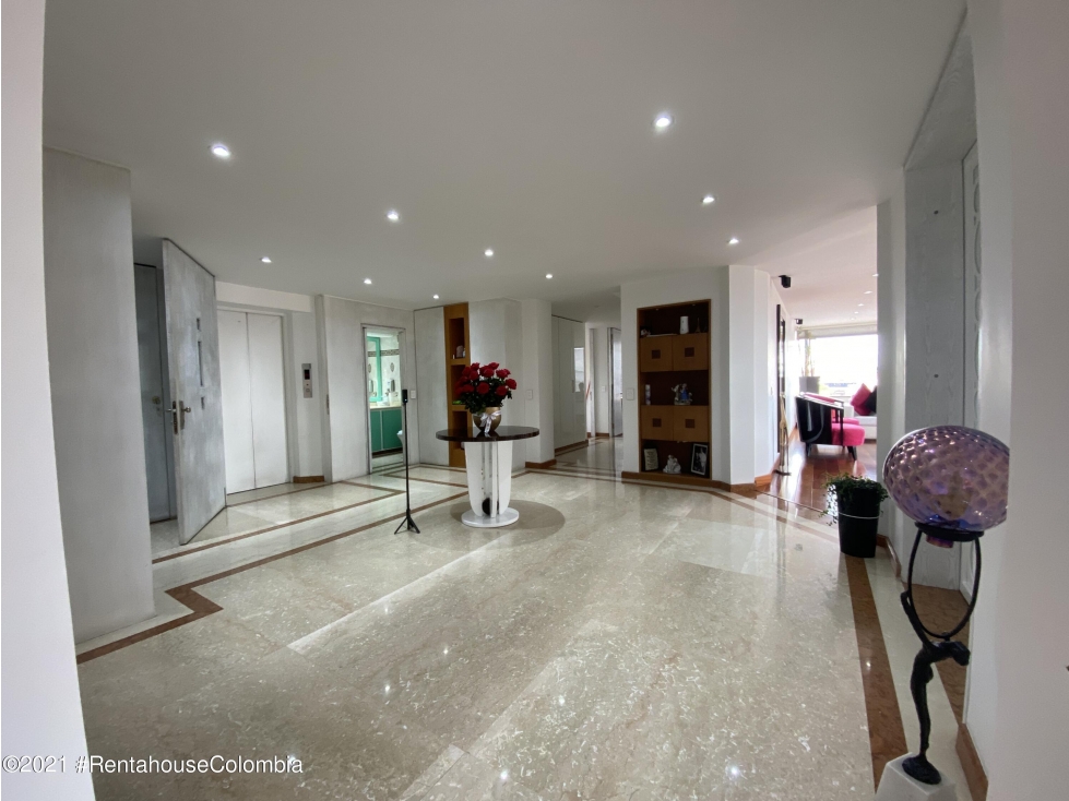 Apartamento en Bogota (Bogota D.C.) RAH CO: 25-489