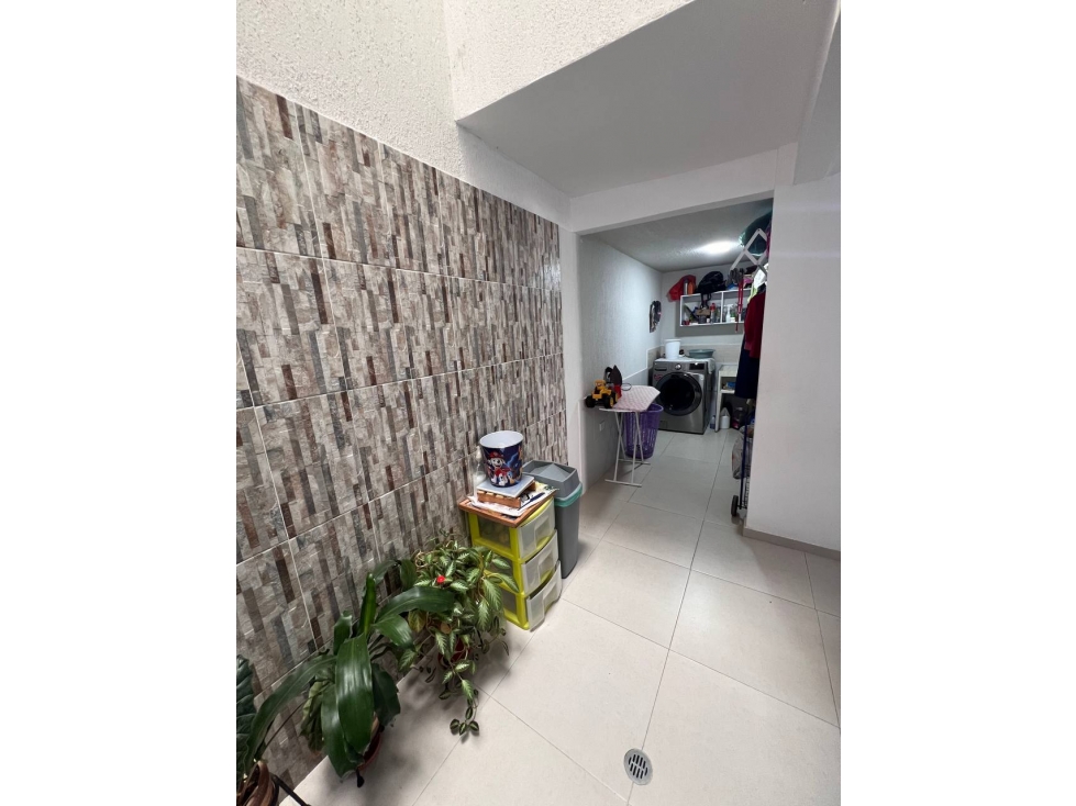 VENTA DE CASA DETRES PISOS EN CONDOMINIO JAMUNDI-YY-9717623. — foto 6
