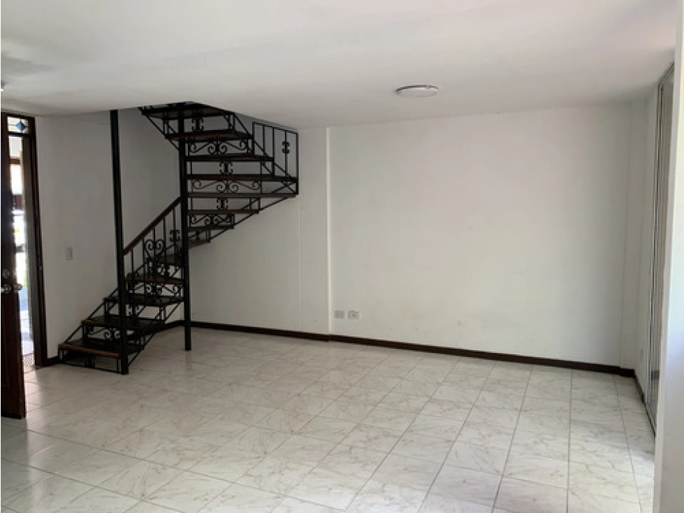 Casa en venta Belén La Palma, 3 pisos, 5 habitaciones