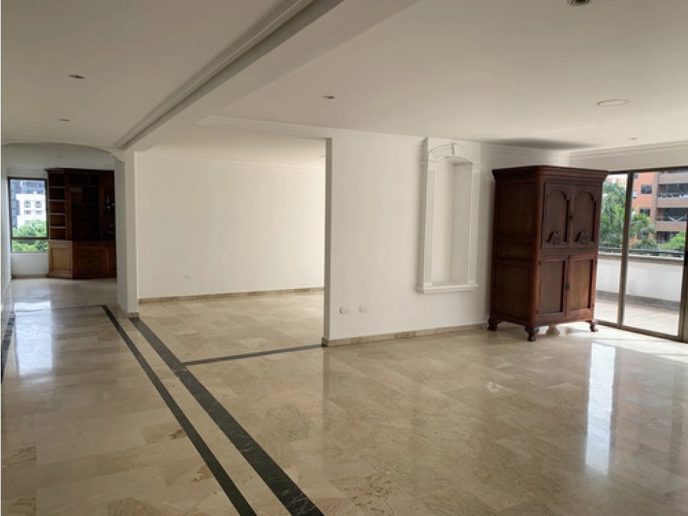 Apto en venta El Poblado 250 m², terraza y ascensor privado