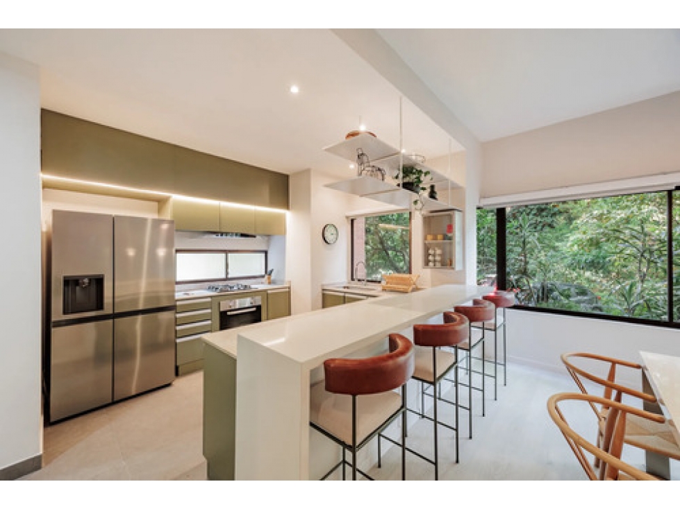 Apto amoblado en arriendo El Poblado 192,54 m², triplex de lujo