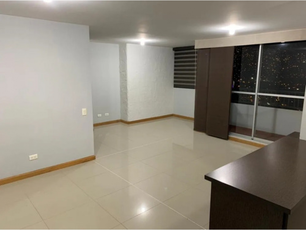 Apto en venta Cabañas Bello 80,5 m², piso 17, 3 hab, Club House