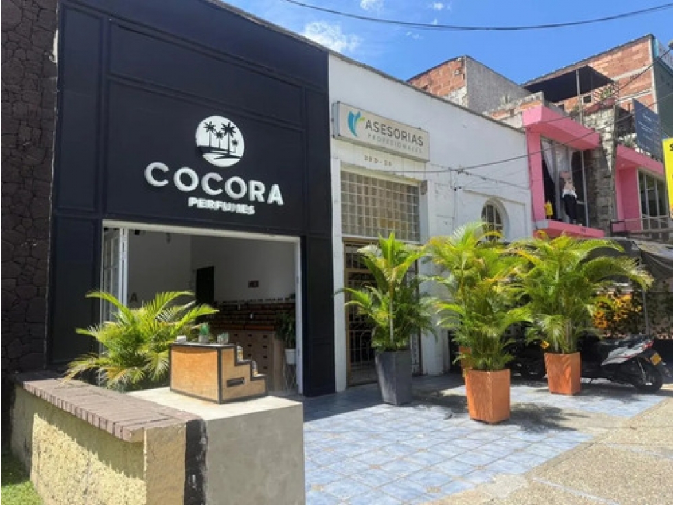 Casa comercial en arriendo Laureles 308 m², alto flujo
